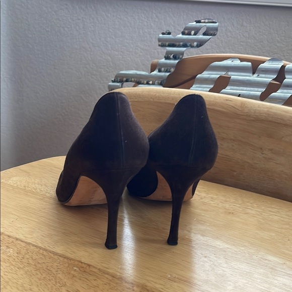 Manolo Blahnik CHOCOLATE Brown SUEDE Rose pointed heels 👠 9.5 - Picture 3 of 7